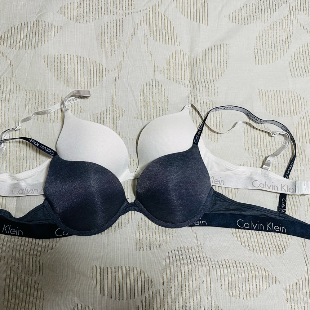 EUC clavin Klien 34B- set of 2